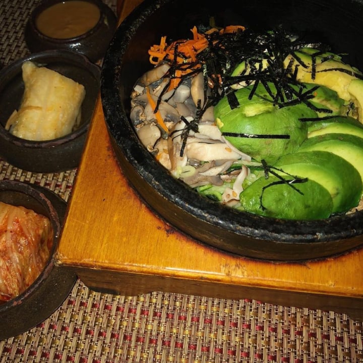 photo of Hangawi Avocado bibimbap shared by @lexieseats on  25 Apr 2023 - review