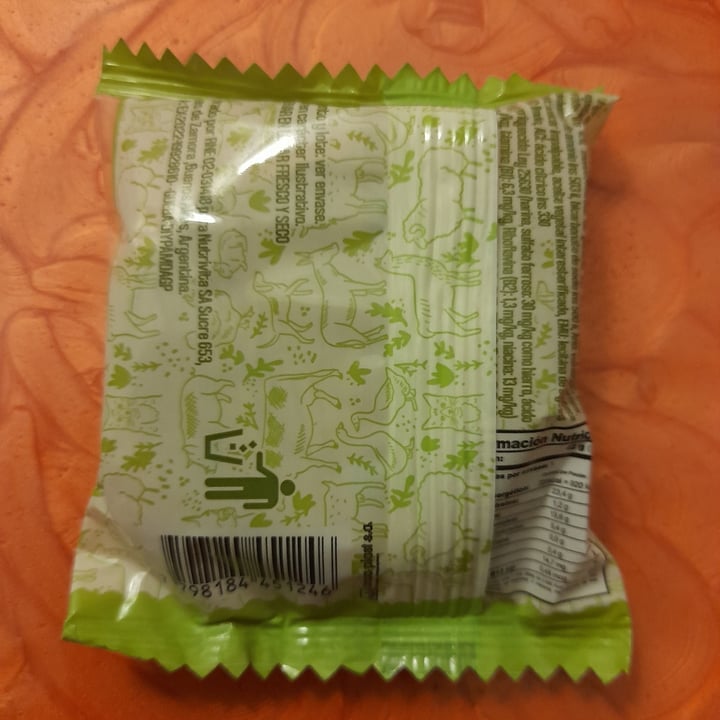 photo of Animal kind Alfajor Vegano Mousse de Limon shared by @charlie-vegan on  19 Jul 2023 - review