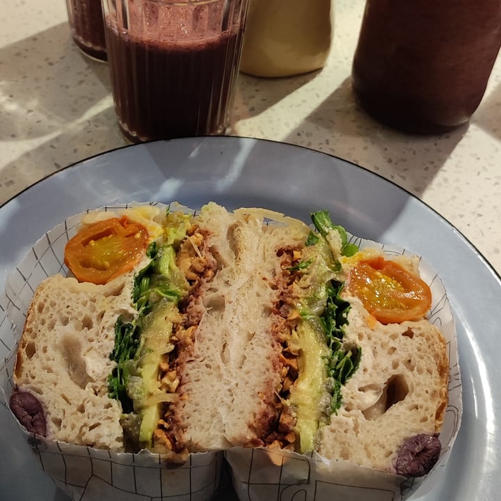 photo of Casa Nueza Sandwich Mediterráneo shared by @sekhmet79 on  09 Jul 2023 - review
