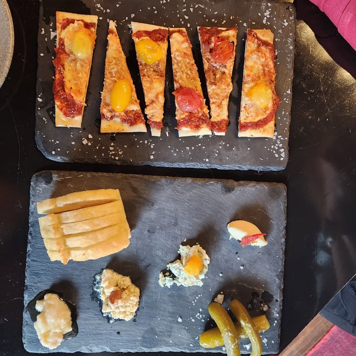 photo of VINIA Wine & Kitchen Fromages (cheese board) vegan shared by @kelly1021 on  23 Mar 2023 - review