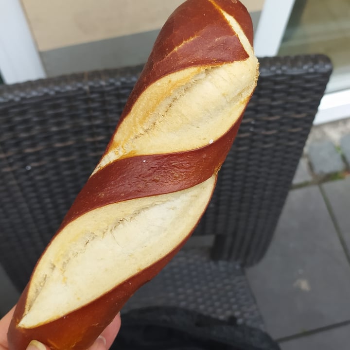 photo of Stadtbrotbäcker Rott GmbH Bonn Pretzel bread shared by @v3ronica on  05 Mar 2023 - review