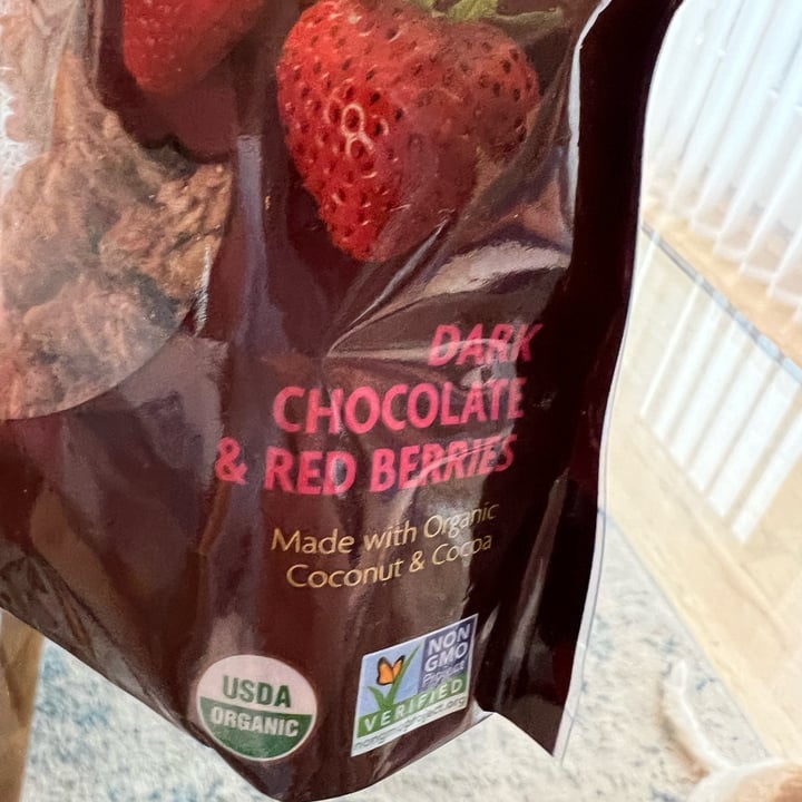 photo of Nature's Path Love Crunch dark chocolate and red berries shared by @allycat38 on  08 Jul 2023 - review