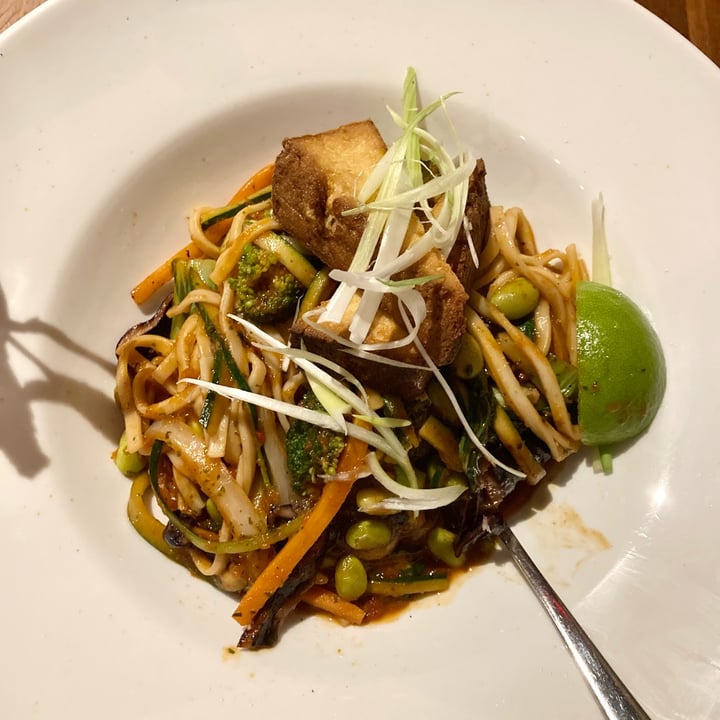 photo of David Bann Stirfried Vegetables, Edamame Beans With Organic Noodles And Smoked Tofu shared by @delightfulpigeon45 on  12 Aug 2023 - review