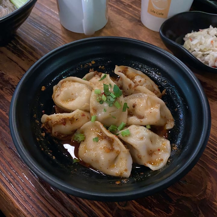 photo of 人間茶坊 Life Cafe Spicy Vegetarian Dumpling shared by @dafnelately on  15 Dec 2022 - review