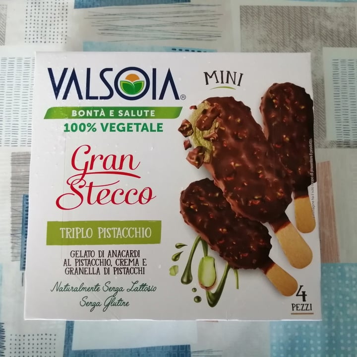 photo of Valsoia Gelato gran stecco triplo Pistacchio shared by @anthe on  19 Jun 2023 - review