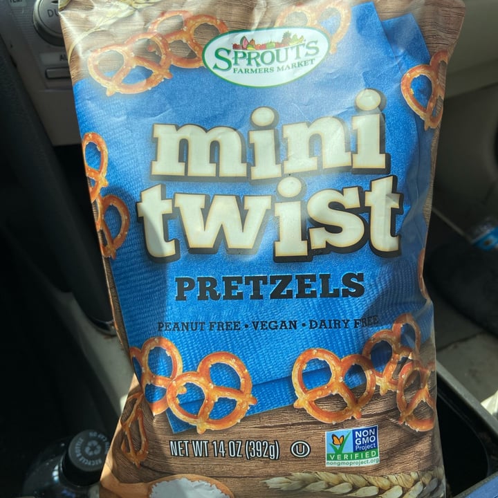 photo of Sprouts Farmers Market Mini Twist Pretzels shared by @themindfulvegan on  22 Mar 2023 - review