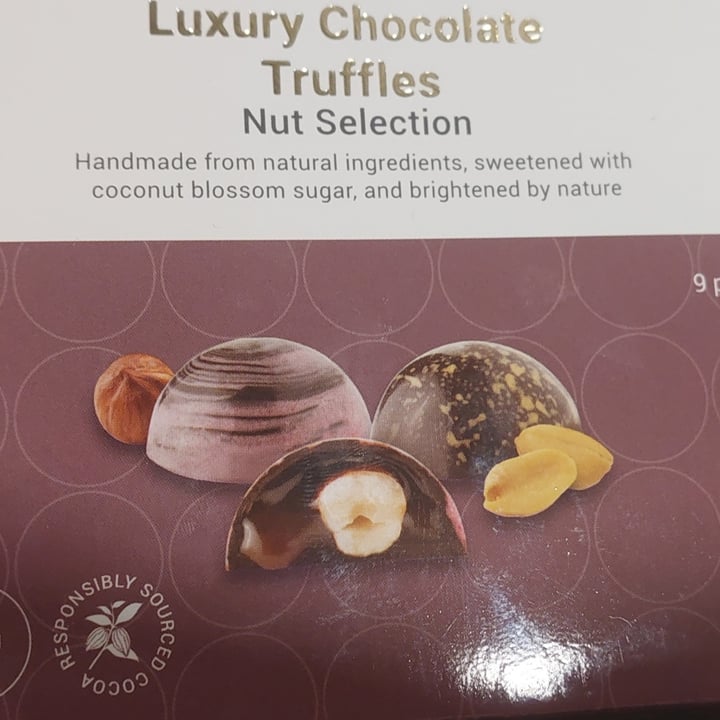 photo of Wellness Warehouse Luxury Chocolate Truffles Nut Selection shared by @xica4z on  07 Apr 2023 - review