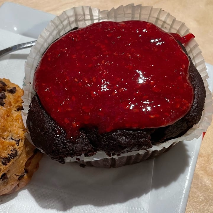 photo of Shake Cafe Tortina Al Cioccolato E Lamponi shared by @greta08 on  16 Jan 2023 - review