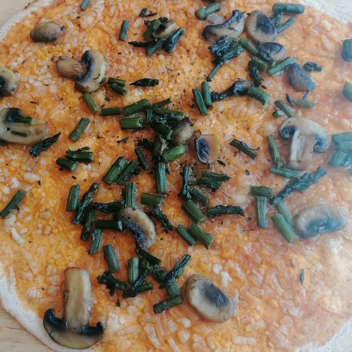 photo of Carrefour Sensation pizza 3 Quesos shared by @cometdibiasky on  14 Apr 2023 - review