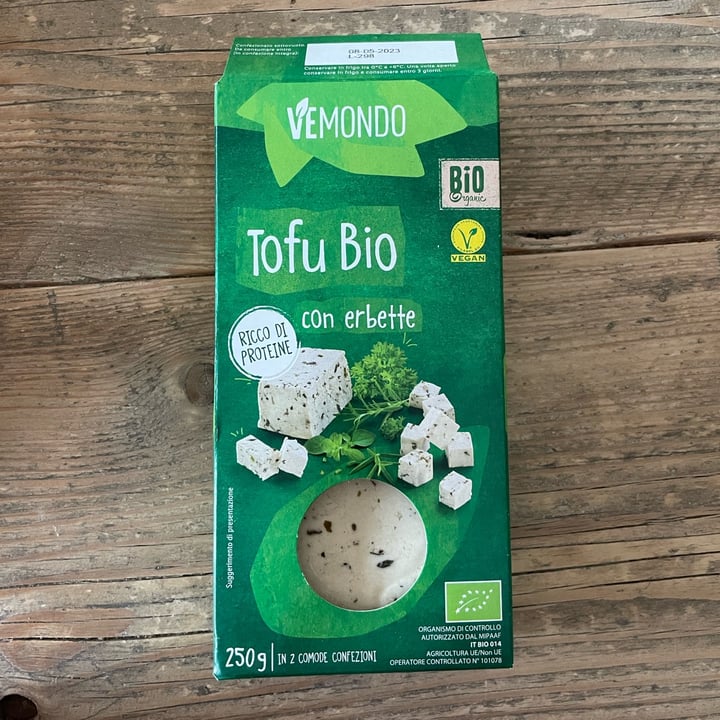 photo of Vemondo Tofu Bio con Erbette shared by @gingercringe on  18 Apr 2023 - review