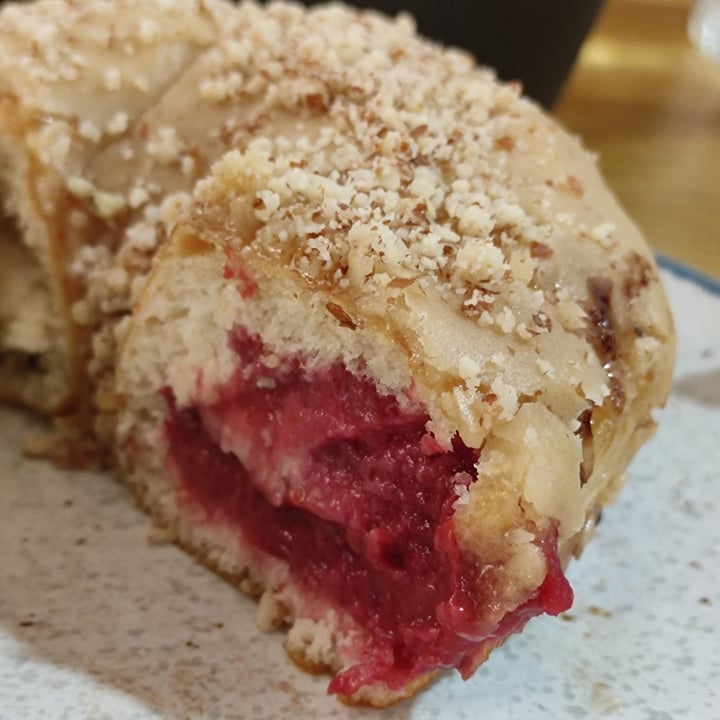 photo of Delish Vegan Doughnuts Peanut butter jelly shared by @ramseier on  08 Jan 2023 - review
