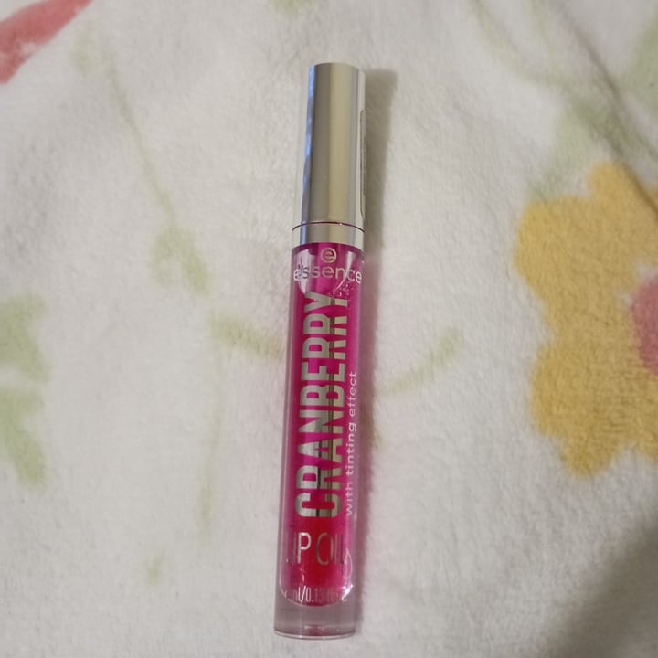 photo of Essence  CRANBERRY LIP OIL shared by @vessela on  22 Dec 2022 - review