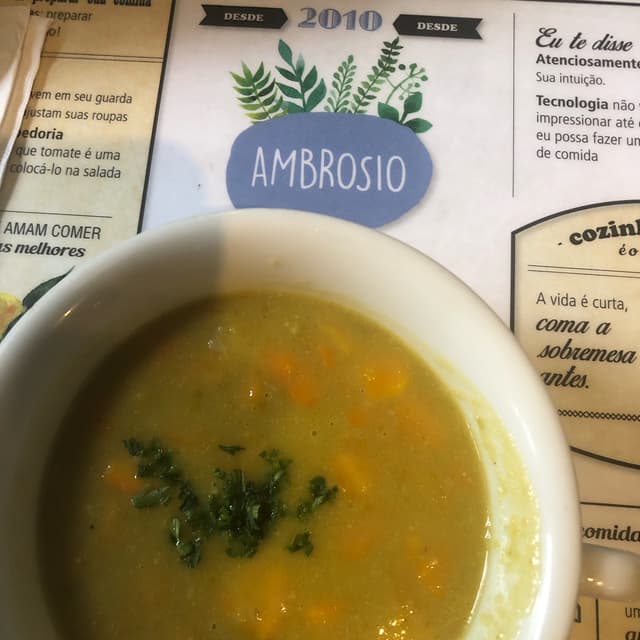 Photo of the dish “sopa de ervilha com cenoura”