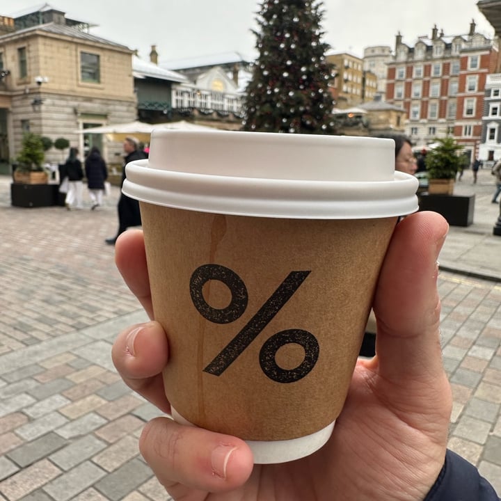 photo of % ARABICA LONDON COVENT GARDEN latte with oat milk shared by @tsampsol on  16 Dec 2022 - review