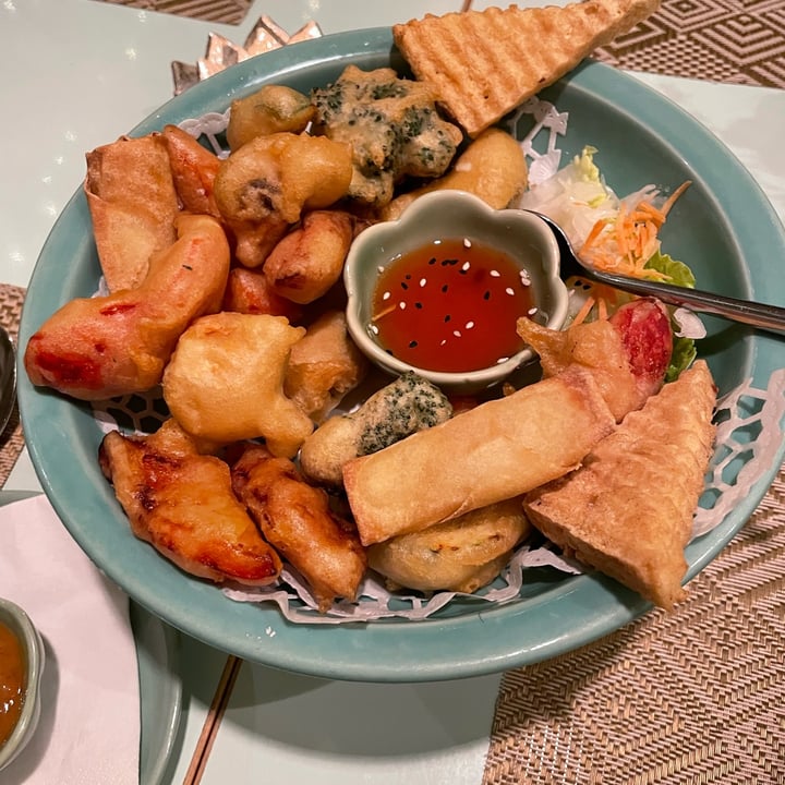 photo of Mai Thai Restaurant Veganer Vorspeisenteller shared by @julyn on  18 Feb 2023 - review