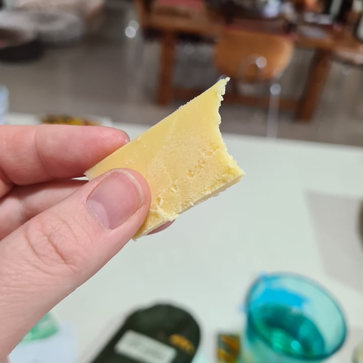 photo of Violife queso manchego shared by @sofihuasteca on  01 Apr 2023 - review