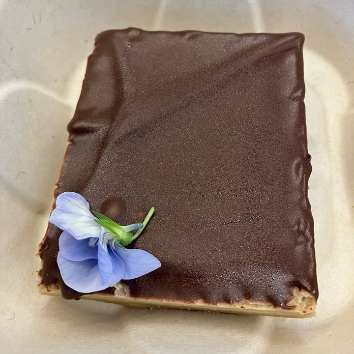 photo of Niu Life Kitchen marzapan vanilla torte shared by @raatz on  29 Jun 2023 - review