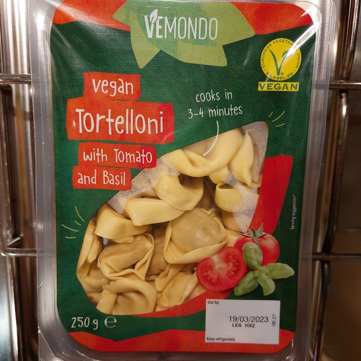 photo of Vemondo Tortelloni con pomodoro e basilico shared by @margoce on  05 Feb 2023 - review