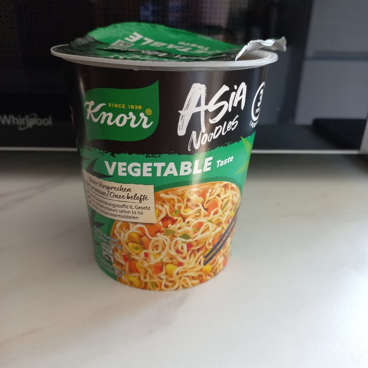 photo of Knorr asia noodles vegetable shared by @theotter on  17 Jun 2023 - review