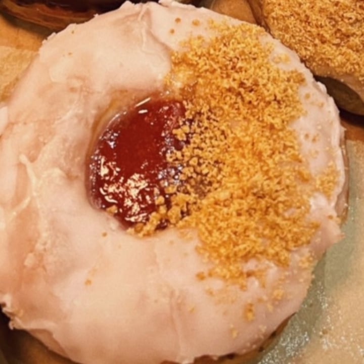 photo of Crosstown Marylebone - Vegan Doughnuts & Coffee strawberry cheesecake shared by @teamaldous on  02 Jan 2023 - review