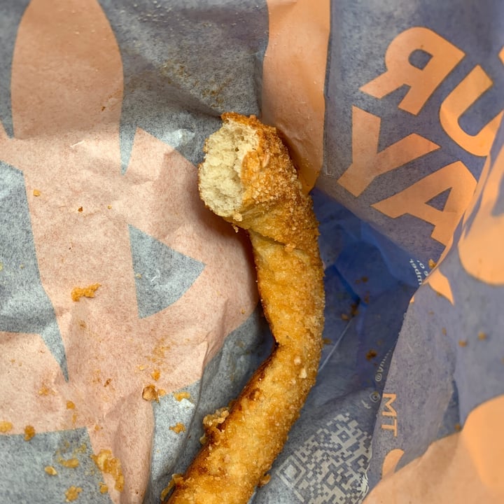 photo of Auntie Anne's Almond Crunch Pretzel shared by @proviv on  11 Aug 2023 - review