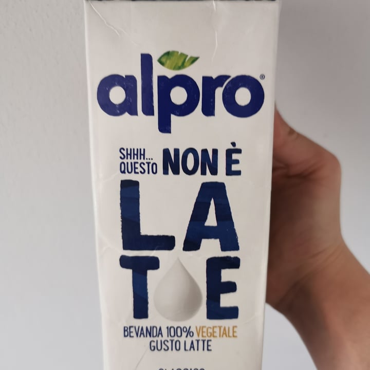 photo of Alpro This is Not Milk Classic Questo Non è Late Classico shared by @selenet on  15 Apr 2023 - review