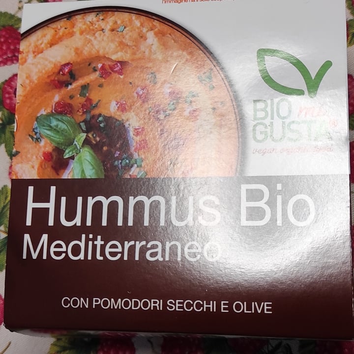 photo of Biomigusta Hummus Bio Mediterraneo Con Pomodori Secchi E olive shared by @alessandraaaa on  26 Mar 2023 - review