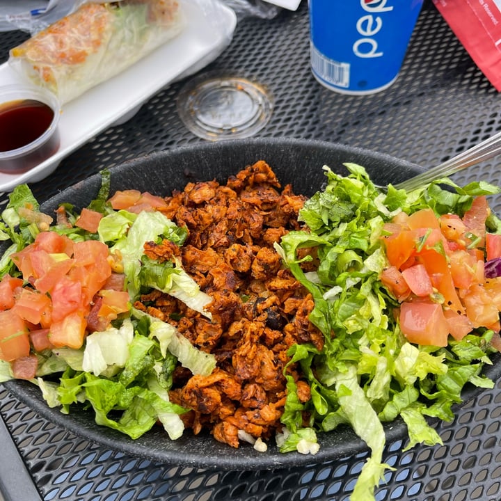 photo of Wahoo's Fish Tacos Plant Based Carne Asada Burrito Bowl shared by @veganpetite on  10 Apr 2023 - review