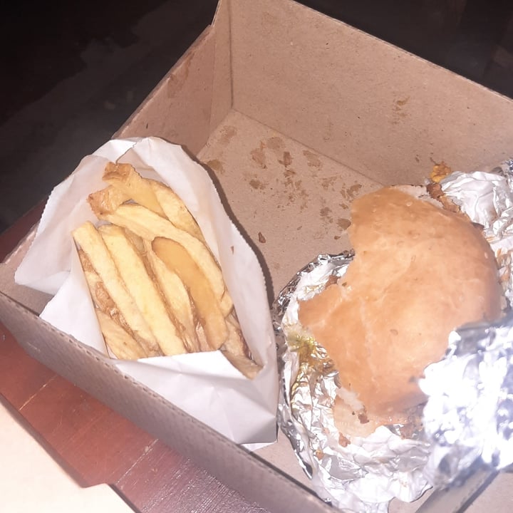 photo of Crisana Plant Based (Delivery y Take Away) Big burger shared by @marleneriolo on  14 Mar 2023 - review