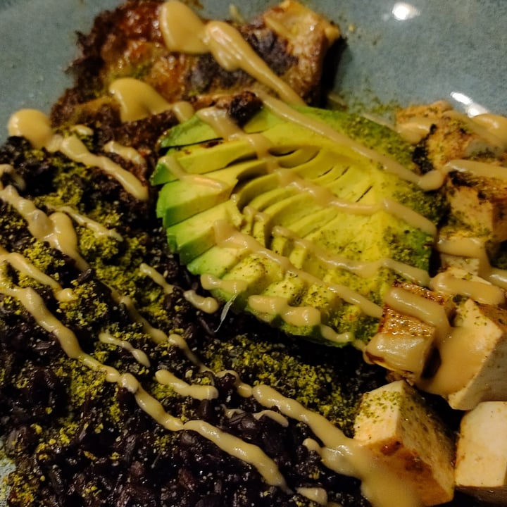 photo of Hierbabuena Poke bowl shared by @vicobain on  12 Apr 2023 - review