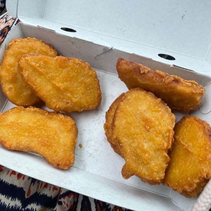 photo of Burger King South Africa Vegan Nuggets shared by @carrienissiotis on  28 Jan 2023 - review