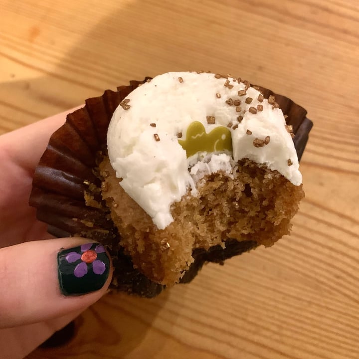 photo of Wicked 4 Gingerbread Cupcakes shared by @vegpledge on  01 Jan 2023 - review