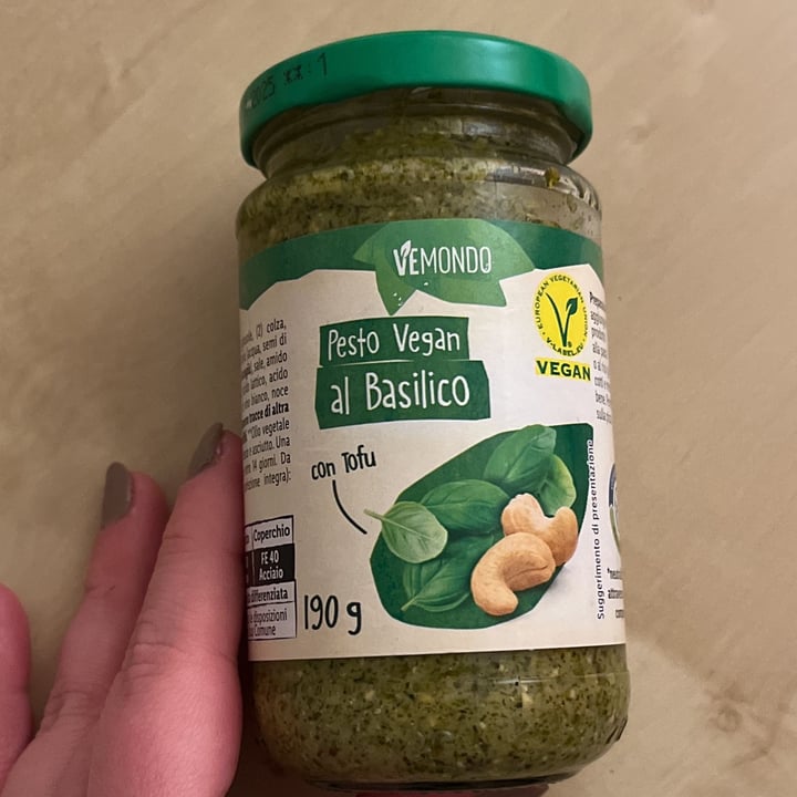 photo of Vemondo  vegan pesto basil shared by @sarahbracco on  16 Jan 2023 - review