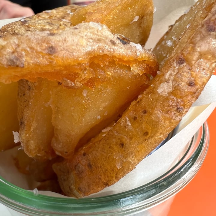 photo of Greenhouse Restaurant Potato chips with Flaky salt shared by @ftc on  23 Apr 2023 - review