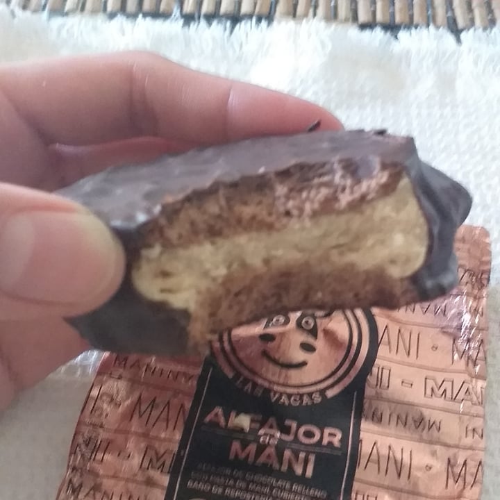 photo of Felices Las Vacas Alfajor de Mani shared by @melinamelinacc on  22 Feb 2023 - review