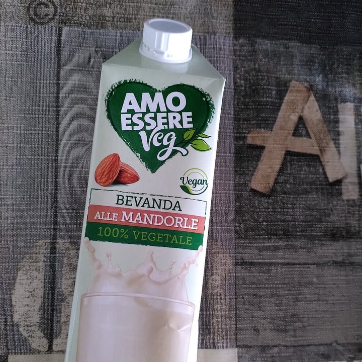 photo of Amo Essere Veg bevanda alle mandorle shared by @walkabout-veg on  01 May 2023 - review