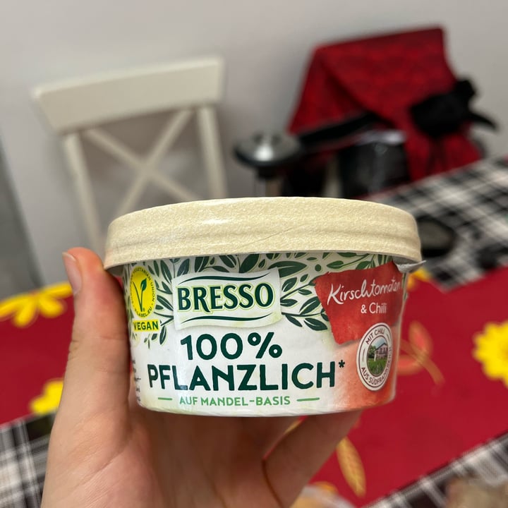 photo of Bresso Auf Mandelbasis Mit Kirschtomaten & Chili shared by @giuliazecchini on  16 Aug 2023 - review