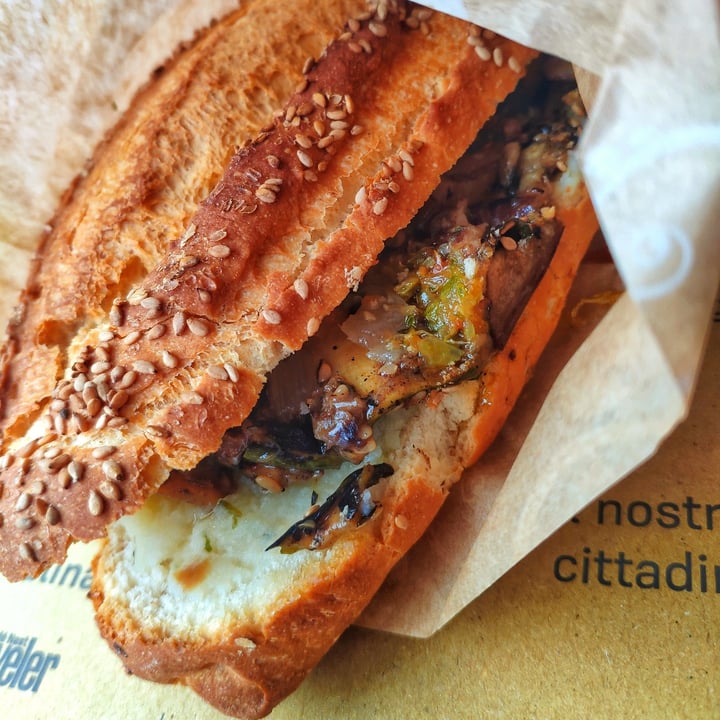photo of Fratelli Burgio Panino vegano shared by @andybest82 on  08 Jul 2023 - review
