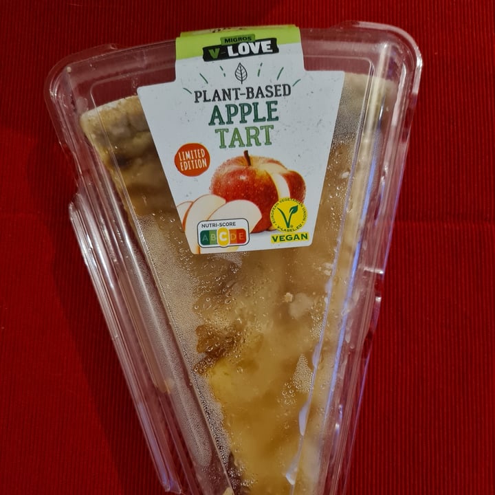 photo of Migros V-Love apple tart shared by @daneel93 on  17 May 2023 - review