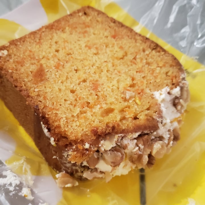 photo of Mönt take away Carrot cake vegan shared by @camox on  12 Feb 2023 - review