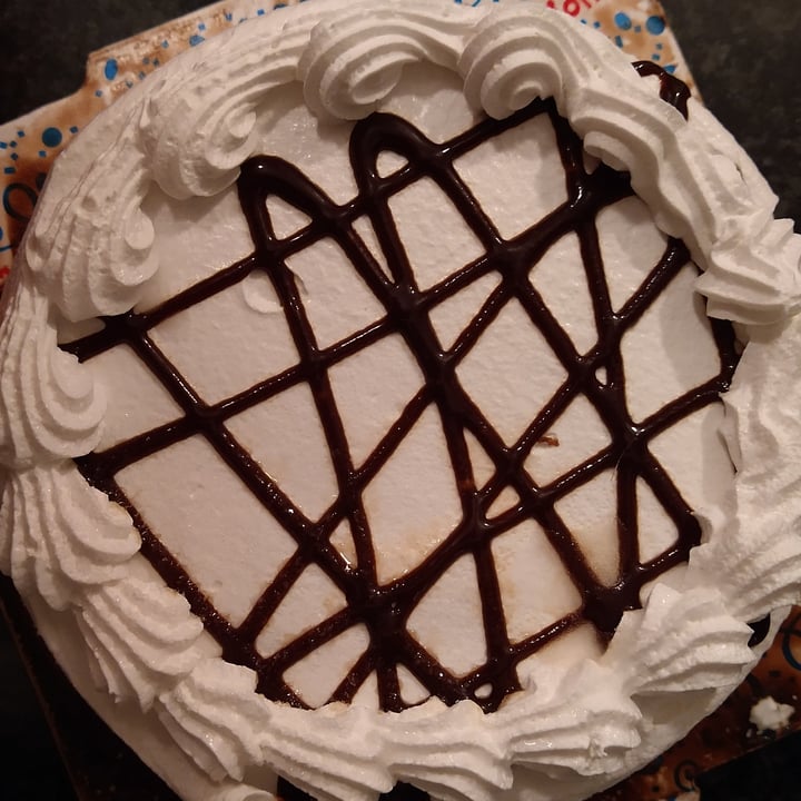 photo of Carvel carvel Oat Milk Ice Cream Cake shared by @veganlulu on  16 Feb 2023 - review