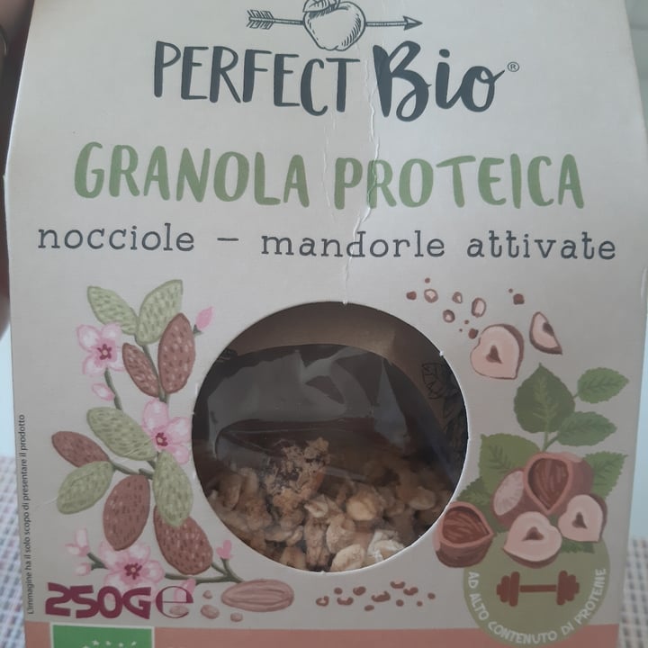 photo of Perfect Bio Granola proteica - nocciole e mandorle attivate shared by @chazuru on  07 Apr 2023 - review