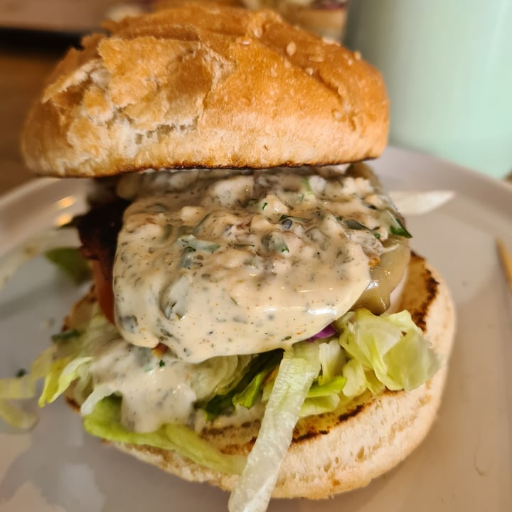 photo of Lekker Vegan Fourways Lekker Future Burger shared by @veronicagroen on  07 Apr 2023 - review