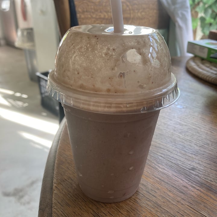 photo of Vida e Caffe Cocoa Nut Butter Smoothie shared by @chello95 on  28 Mar 2023 - review