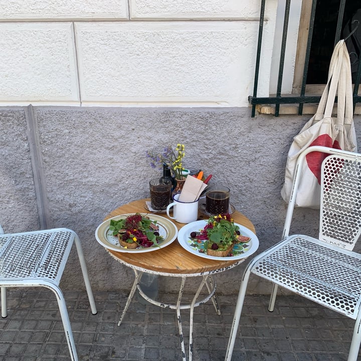 photo of Mama Carmen’s Coffee & Bakery Sourdough Toast with Smashed Avocado shared by @rebeccaevelewis on  12 Aug 2023 - review