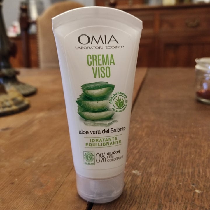 photo of Omia Laboratoires Crema Viso Idratante Equilibrante aloe vera shared by @tuscanvegan on  02 May 2023 - review