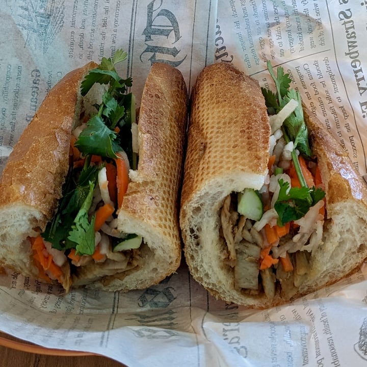 photo of Sandwich Saigon (Vegetarian) Plant-Based Vegan Chicken Sandwich shared by @xinru-t on  03 Mar 2023 - review