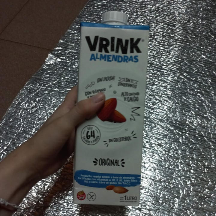 photo of Vrink Leche de almendras shared by @j4dorekyun on  05 Jan 2023 - review
