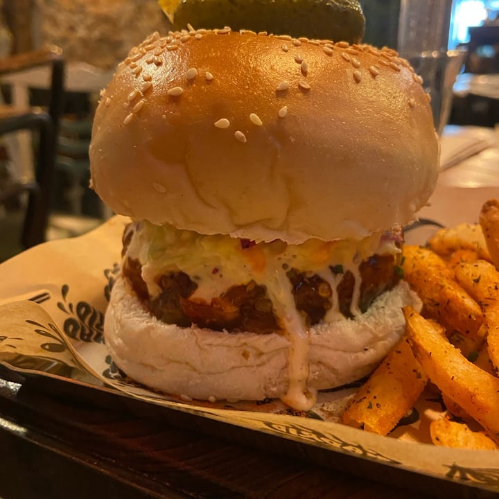 photo of Mad Mad Vegan Burger Rock'n Chick'n shared by @alanagrace on  02 Mar 2023 - review
