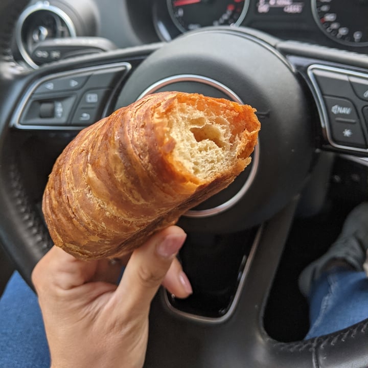 photo of Esselunga Cornetti vegani con marmellata shared by @lisastripiti on  04 Jun 2023 - review